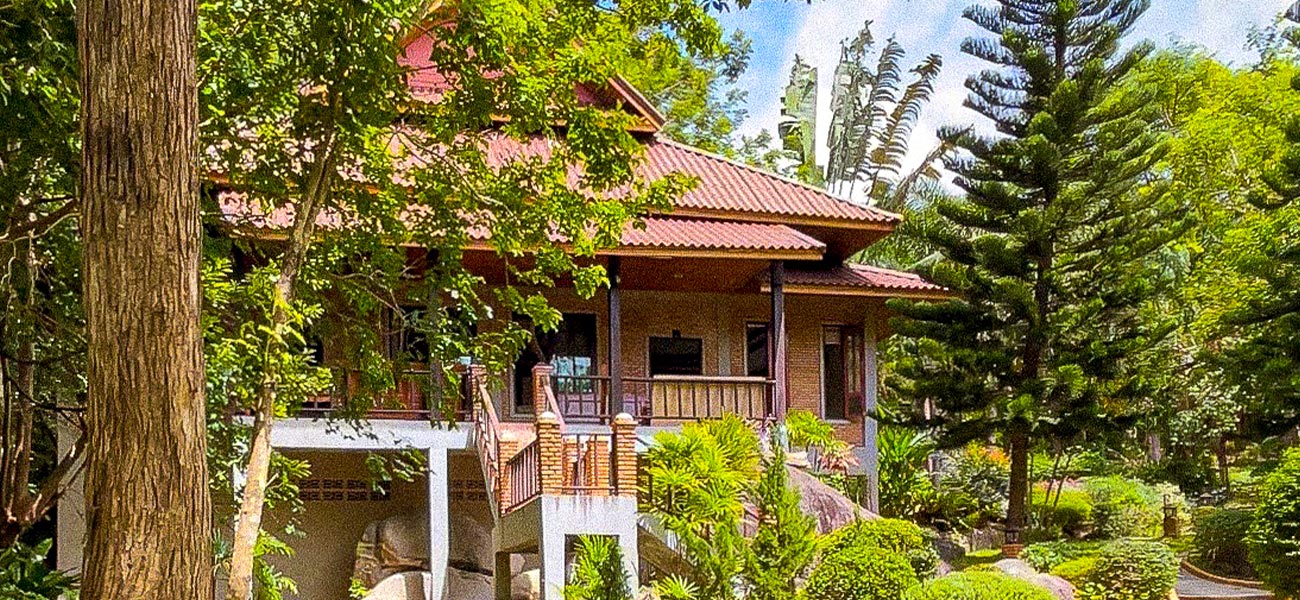 Connecting Family Garden Villa